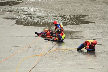 Lebensgefahr beim Betreten von Eisflächen