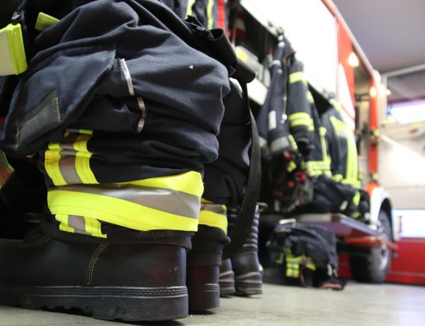 Bootsbrand Feuerwehr Rostock