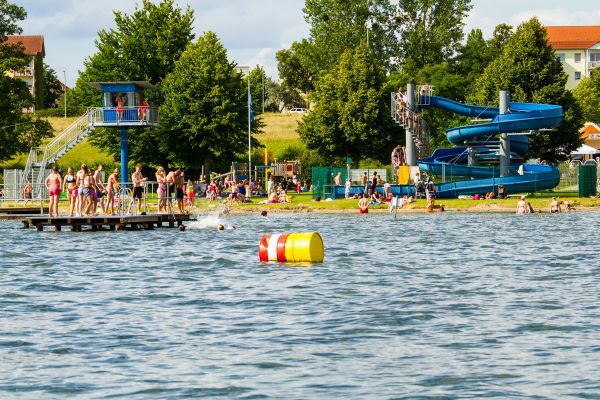Badestrand Volksbad Waren (Müritz) bewachte Badestelle Mecklenburgische Seenplatte