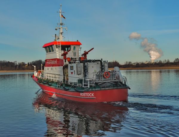 Feuer auf Öltanker Ostsee Rostock
